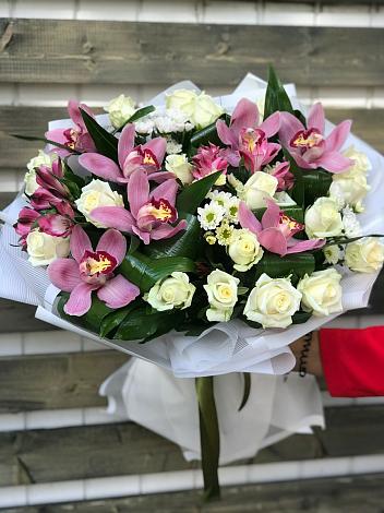 Букет цветов из: Розы и Хризантемы в Тухчаре