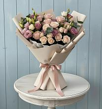 Букет цветов из:  Розы и Лизиантусы в Тухчаре