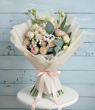 Букет цветов из:  Розы и Лизиантусы в Тухчаре