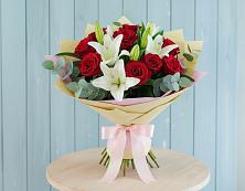 Букет цветов из:  Лилии и Розы в Тухчаре