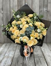Букет цветов из:  Розы и Лизиантусы в Тухчаре