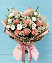 Букет цветов из:  Розы, Альстромерии и Лизиантусы в Тухчаре