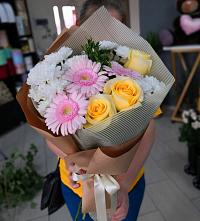 Букет цветов из:  Герберы, Розы и Хризантемы в Тухчаре