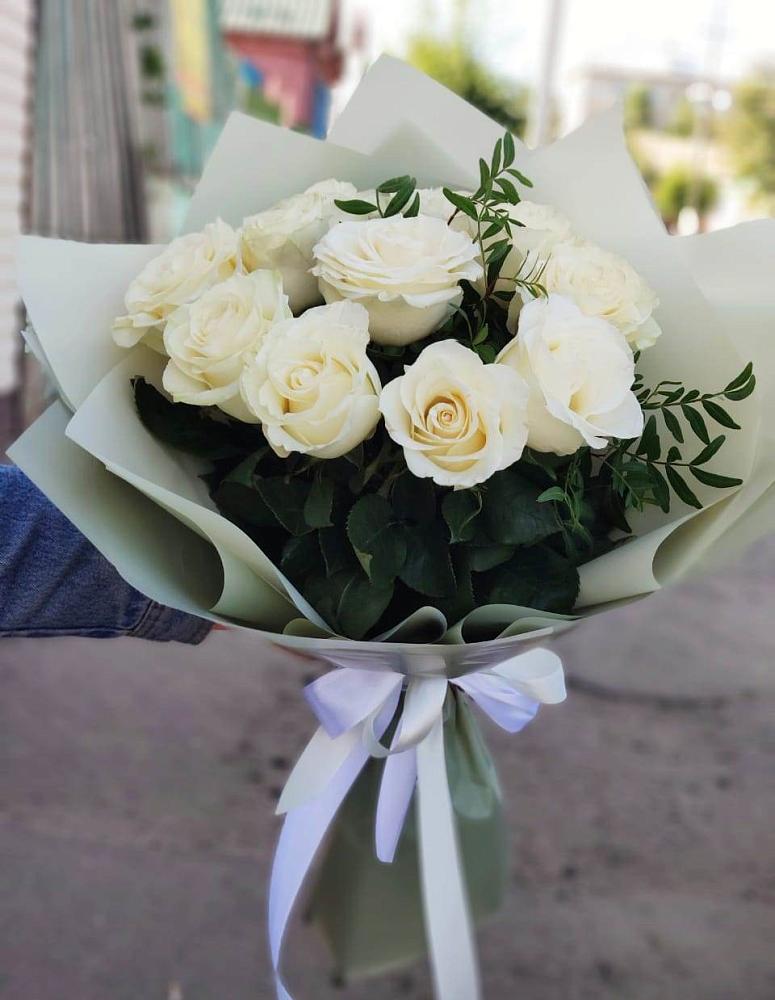 Букет Белые розы Проуд в Тухчаре