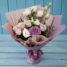 Букет цветов из:  Розы и Лизиантусы в Тухчаре