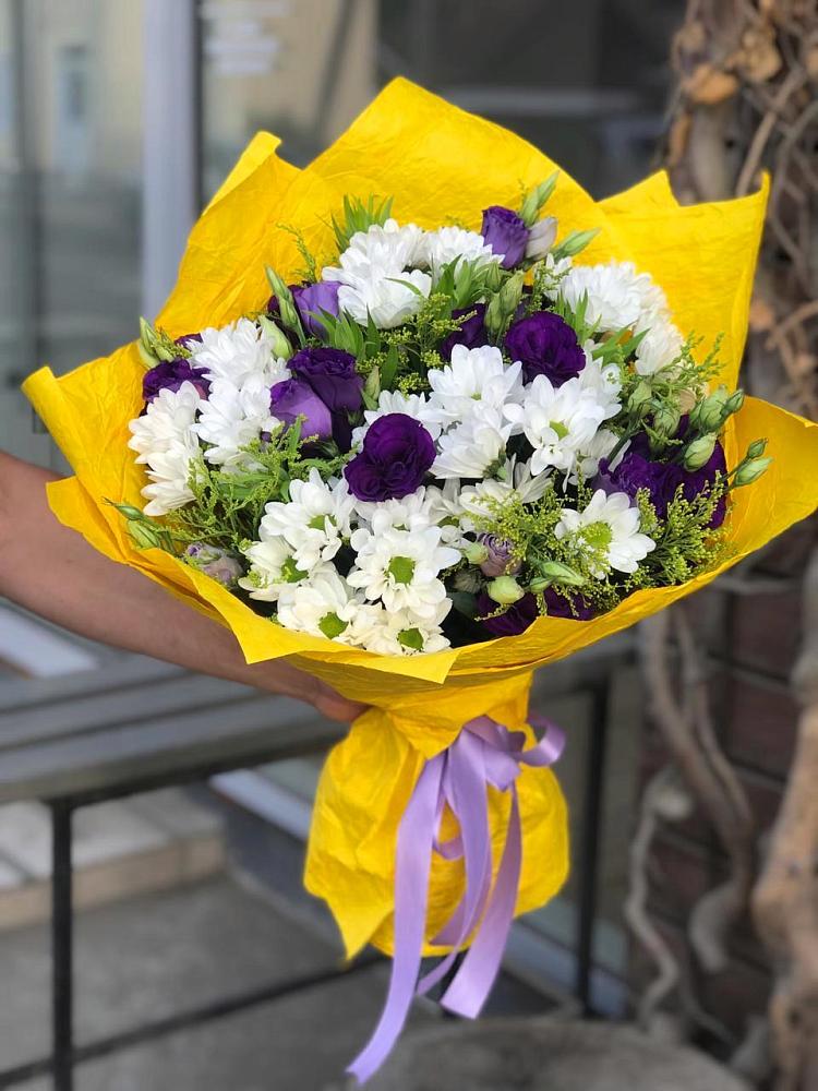 Букет цветов из: Ирисы, Хризантемы и Ромашки в Тухчаре