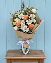 Букет цветов из:  Альстромерии, Лизиантусы, Розы и Хризантемы #REPLACE_PRED# Тухчаре