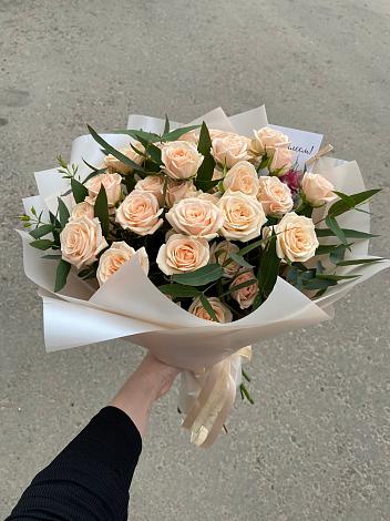 Букет Кремовые розы Латте в Тухчаре
