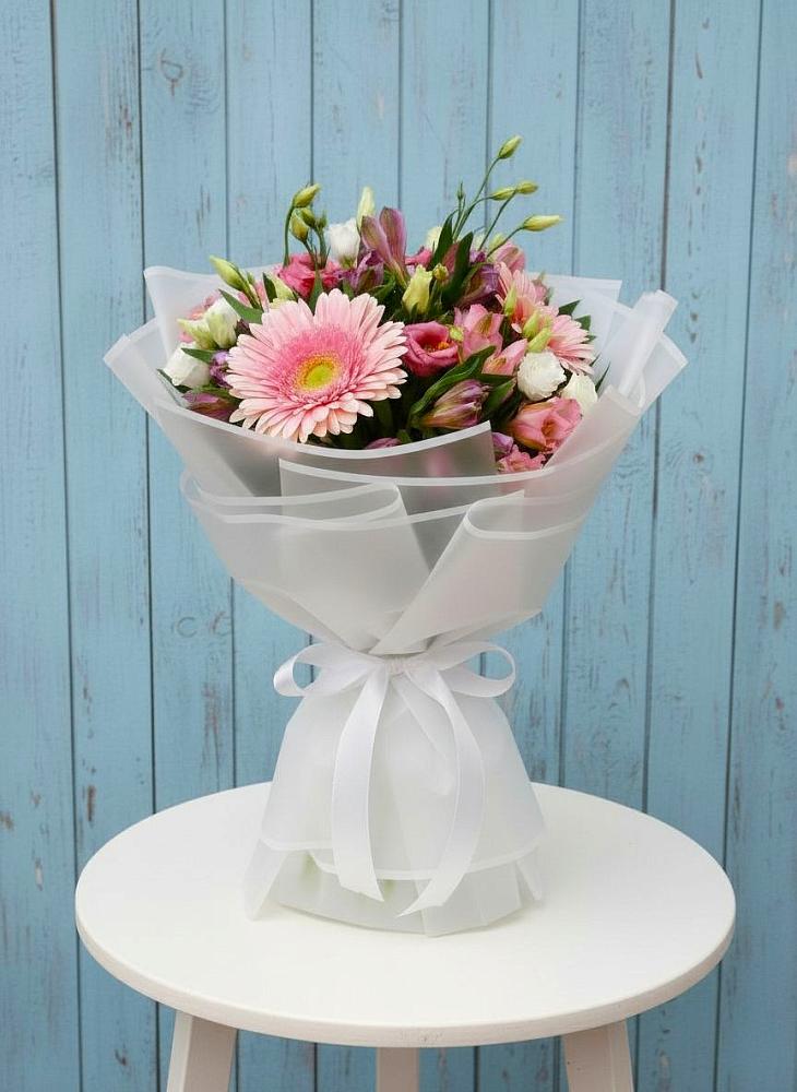 Букет цветов из: Герберы, Альстромерии и Лизиантусы в Тухчаре