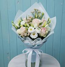 Букет цветов из:  Розы и Лизиантусы в Тухчаре