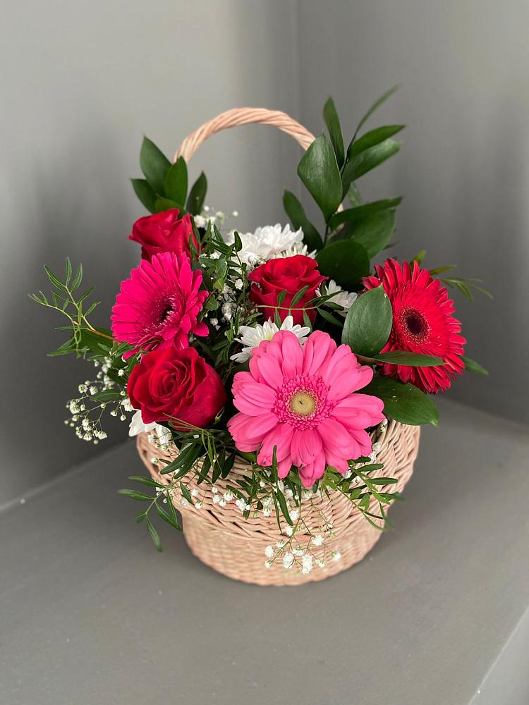 Цветочная композиция из Розы, Хризантемы и Герберы в корзине в Тухчаре
