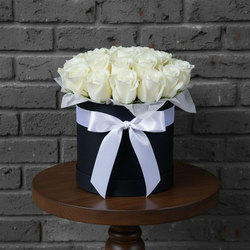 Цветочная композиция из Розы в шляпной коробке в Тухчаре