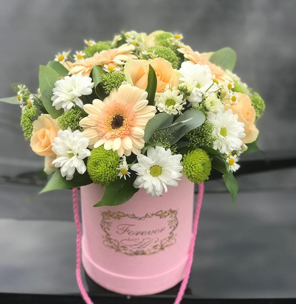 Цветочная композиция из Розы, Герберы и Хризантемы в шляпной коробке в Тухчаре