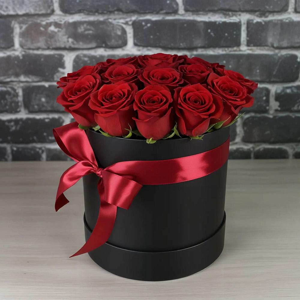 Цветочная композиция из Розы в шляпной коробке в Тухчаре